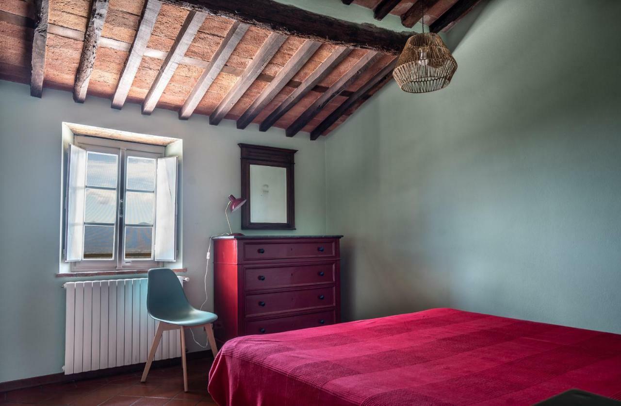 Accogliente Alloggio Con Vista E Piscina Lucca Exterior photo